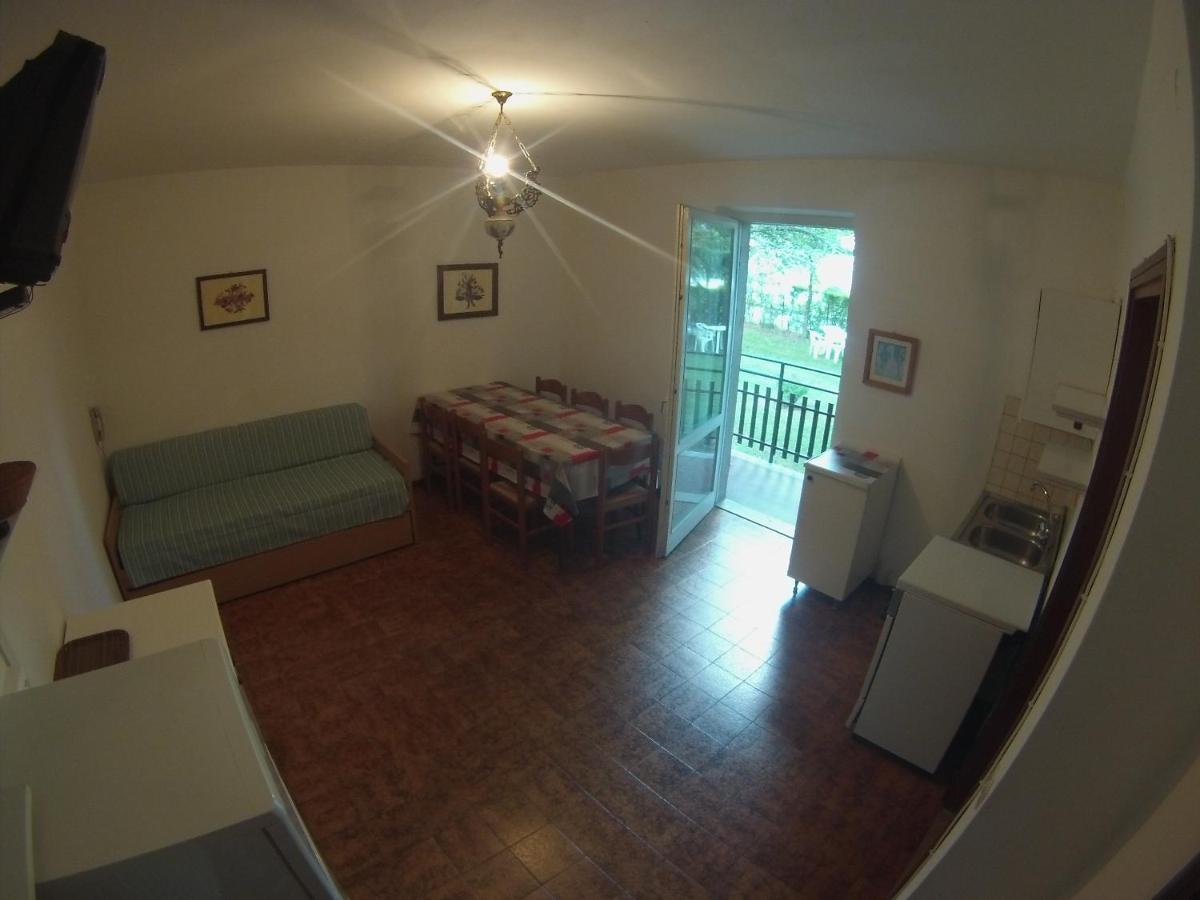Residence Catullo เบซเซ็กกา ภายนอก รูปภาพ